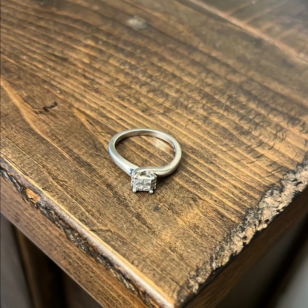 10 K White Gold & CZ Promise Engagement Ring w Sapphire in Band Size 8